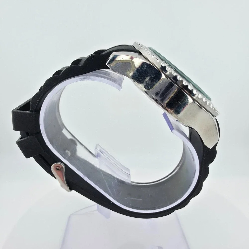 GRENADE Men's Watch Green Dial Unidirectional Diver Bezel Silicone Band 8